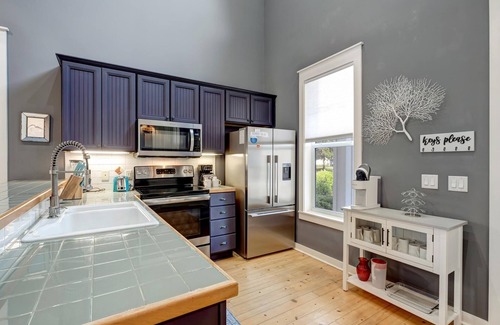 Laurel Grove House | Charming 2BR/2BA + Golf Cart, Wrap-Around Porch, Sandestin!