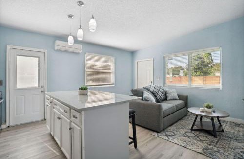 Delray Beach Apartment | Charming 2BR Central Location