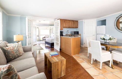 South Rehoboth Apartment | Charming 2BR Cottage | Porch & Full Kitchen
