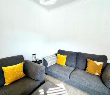 Bexhill-on-Sea Apartment | Charming 2BR Victorian Flat in Bexhill-on-Sea