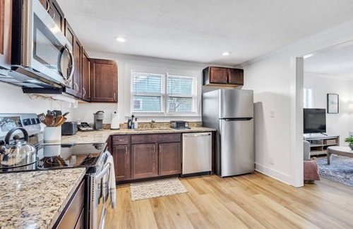 Greenville House | Charming 2BR Walkable to Swamp Rabbit Trail