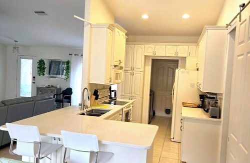 North Port House | Charming 3/2 Home W/Saltwater & Heated Pool Near Several Beautiful Beaches