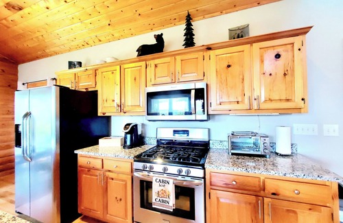 Helen Cabin | Charming 3 BD Cabin Stunning Views Overlooking the AT