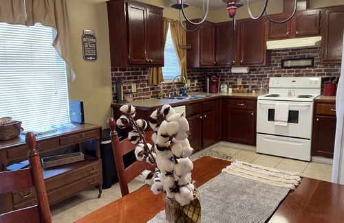 Greenbrier House | Charming 3 bd home in quiet neighborhood
