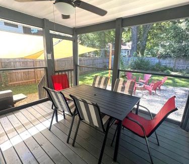 Charlotte House | Charming 3 BDRM in Charlotte - 1 mile to Uptown