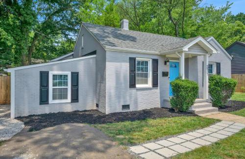 Charlotte House | Charming 3 BDRM in Charlotte - 1 mile to Uptown
