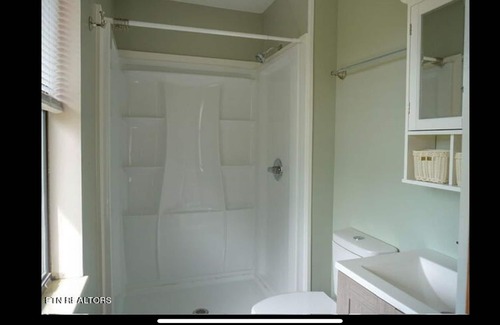 Sevier County House | Charming 3-bedroom house with AC and WiFi 20 minutes form Sevierville