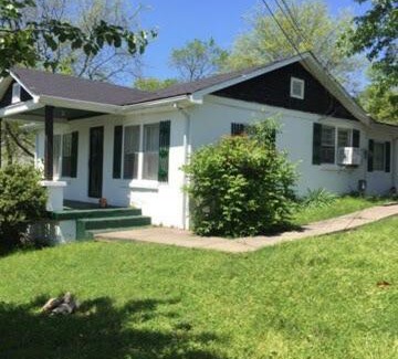 Goodlettsville House | Charming 3-Bed, 1,5 Bath Home - Entire Space Just for You!