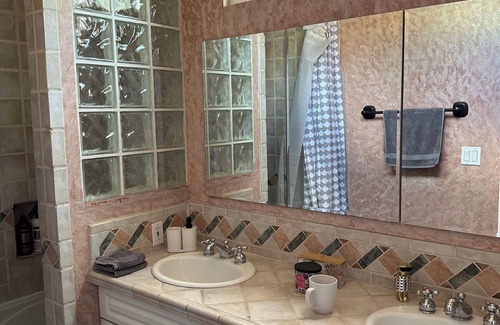 North Hollywood House | Charming 3-Bed, 2-Bath House in North Hollywood