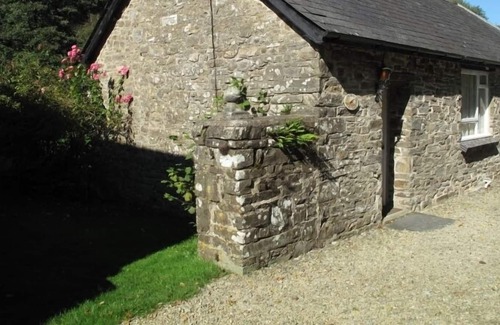 Pencader Cottage | Charming 3-Bed Cottage in Llandysul