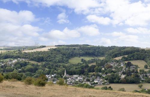 Stroud House | Charming 3-Bed Cottage in Central Stroud