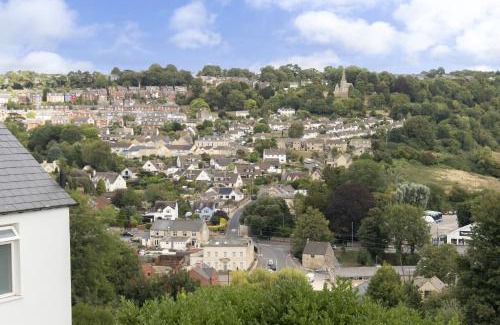 Stroud House | Charming 3-Bed Cottage in Central Stroud