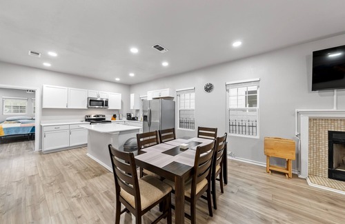 Highland Park House | Charming 3 Bed Home in the Heart of San Antonio