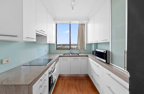 Russell Lea Apartment | Charming 3-Bed Unit w/Views