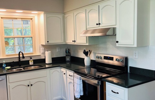Rio House | Charming 3-bedroom Hallmark Home Away From Home