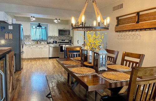 Litchfield Park House | Charming 3-bedroom Desert Farmhouse in Historic Litchfield Park