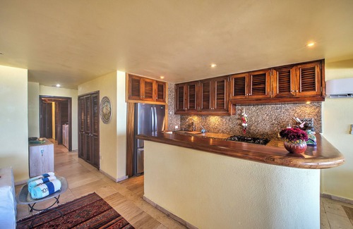 South Shore Hotel Area Condo | Charming 3-bedroom condo in lovely Puerto Vallarta with Beach Access