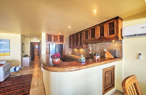 South Shore Hotel Area Condo | Charming 3-bedroom condo in lovely Puerto Vallarta with Beach Access