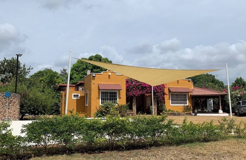 Nueva Gorgona House | Charming 3-bedroom estate with WiFi, AC in tranquil Nueva Gorgona