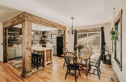 Hendersonville House | Charming 3-bedroom Mountain Escape in Hendersonville
