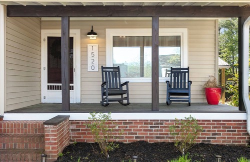 Sylvan Heights House | Charming 3-bedroom house with WiFi, AC in beautiful Hendersonville