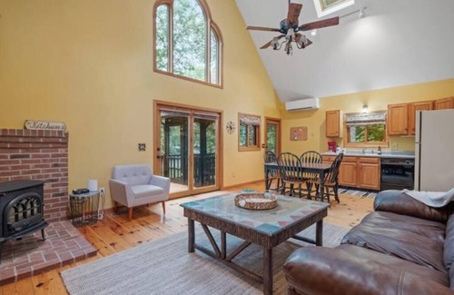 Moultonborough House | Charming 3-bedroom house with WiFi, AC in delightful Moultonborough
