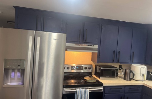 South Portland Apartment | Charming 3-bedroom apartment in South Portland, close to downtown.