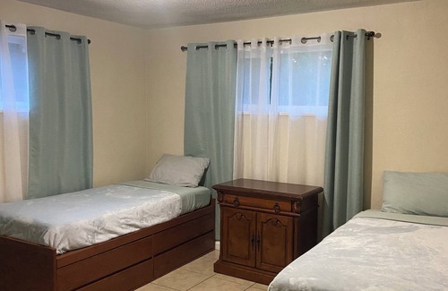 Holly Hill House | Charming 3-bedroom house with AC and WiFi in marvelous Daytona Beach