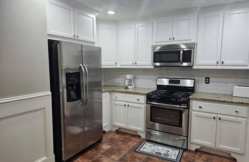Lawrenceville House | Charming 3-bedroom house with Wi-Fi and AC in Lawrenceville.