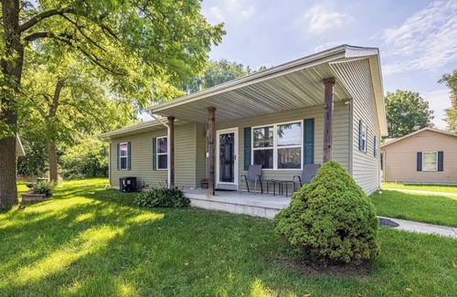 Michigan City House | Charming 3-bedroom house in Michigan City, Minutes to Beach