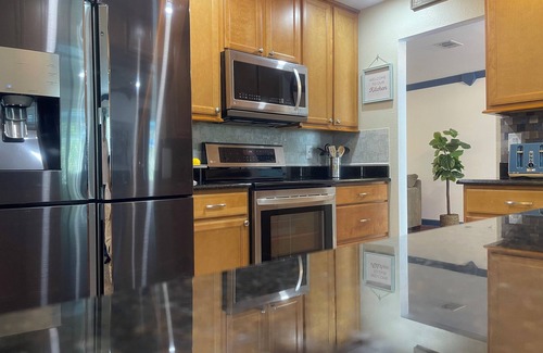 Port Saint Lucie House | Charming 3-bedroom house with AC, fitness room, WiFi in Port St. Lucie