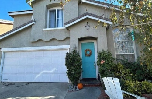 Santa Clarita House | Charming 3 Bedroom Pool &Hot Tub
