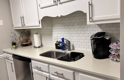 Winston - Salem House | Charming 3-bedroom townhome with WiFi and AC in Winston-Salem