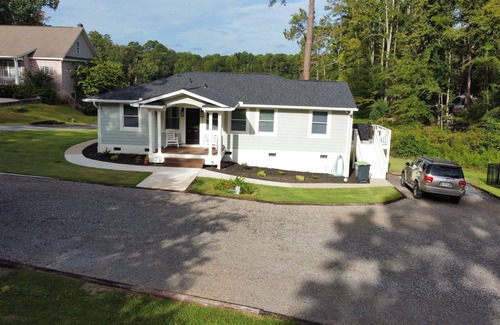 Chapin House | Charming 3-bedroom 2.5 bath house on the Beautiful Lake Murray with Dock