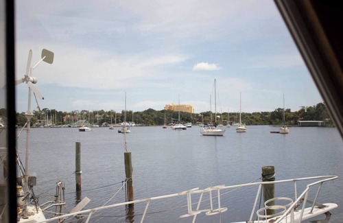 Tropic Boat Rental | Charming 3-bedroom 60' Yacht - Scenic Harbor