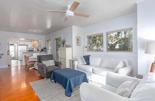 Carlouel House | Charming 3-bedroom Bungalow in Clearwater's North Beach! Steps to the Water!