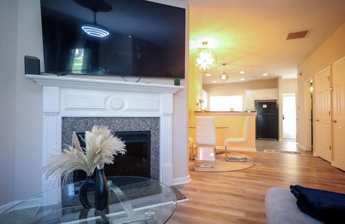 Union City House | Charming 3-bedroom building in Union City.10 minutes away from the airport