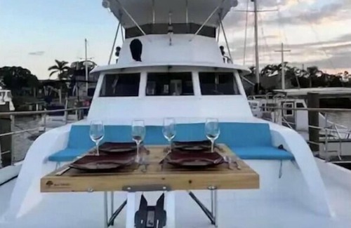 Key West Boat Rental | Charming 3-bedroom boat with WiFi, AC in amazing Key West