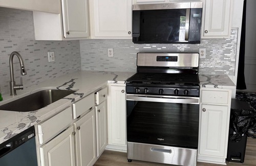 Buford House | Charming 3-bedroom building with WiFi, AC in brilliant Buford