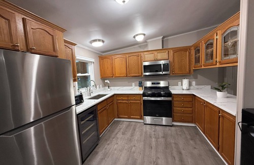 Eau Claire Cottage | Charming 3-bedroom cottage with WiFi, AC in soothing Indian Lake, MI
