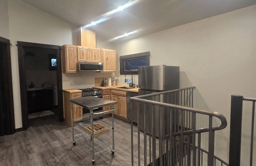 Ennis Cabin | Charming 3-bedroom cabin- minutes from downtown Ennis