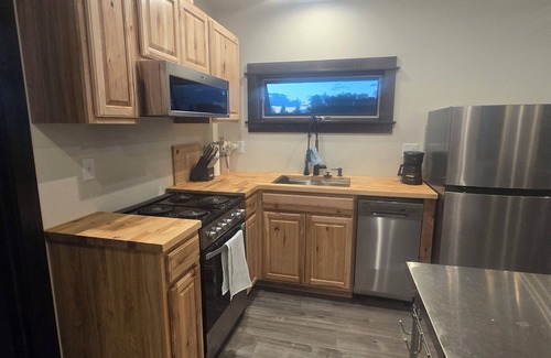 Ennis Cabin | Charming 3-bedroom cabin- minutes from downtown Ennis
