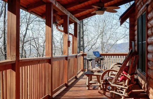 Tate Cabin | Charming 3-bedroom cabin with amazing mountain views in delightful Jasper