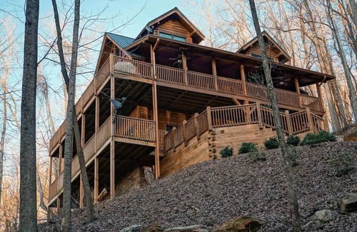 Tate Cabin | Charming 3-bedroom cabin with amazing mountain views in delightful Jasper