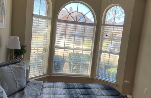 Southeast Arlington Cottage | Charming 3-bedroom cottage in Pleasant Arlington with AC, WiFi