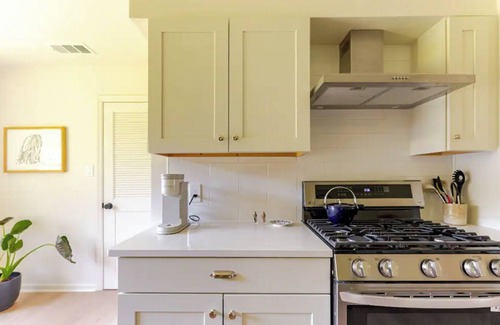 Whitemarsh Island House | Charming 3-bedroom Coastal Vacation Home near the beach and downtown Savannah