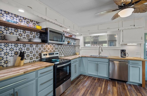 Oriental Cottage | Charming 3-bedroom cottage in Oriental, pet friendly