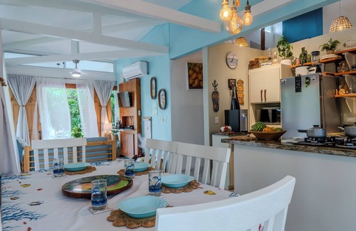 Parrita Cottage | Charming 3-bedroom cottage in Parrita with WiFi, AC