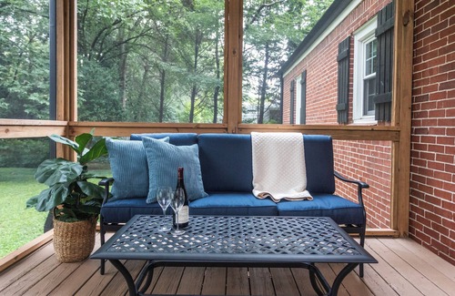 North Decatur Cottage | Charming 3-bedroom cottage in delightful Decatur with King bed