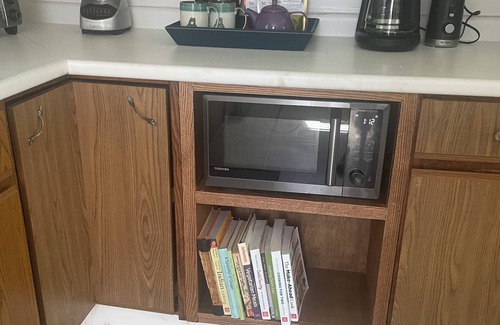 East Corinth Cottage | Charming 3-bedroom cottage in Hampden with AC, WiFi